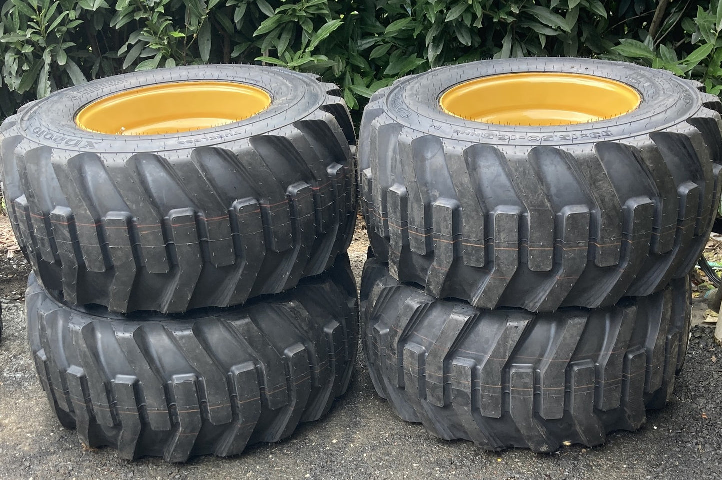 33X15.5-16.5 Galaxy XD2010 High Flotation Skid Steer Tires/Rims for Skid Steers