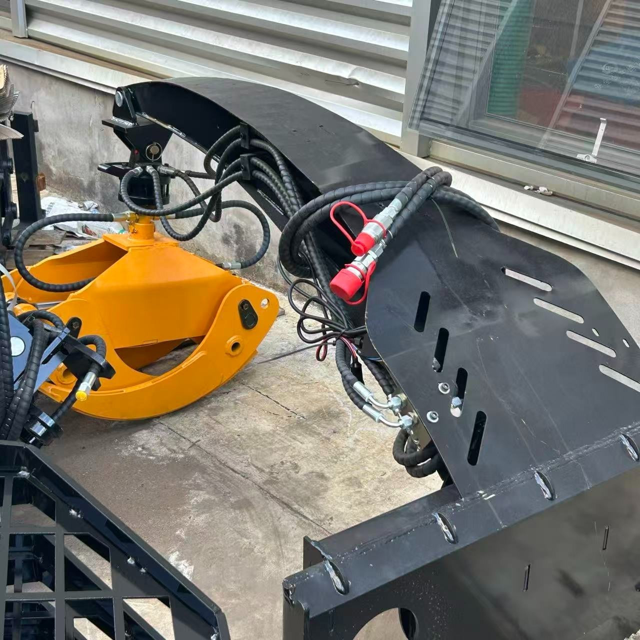 360°ROTATING Log Grapple Hydraulic for BOBCAT Skid Steer Loader Grabber Clip