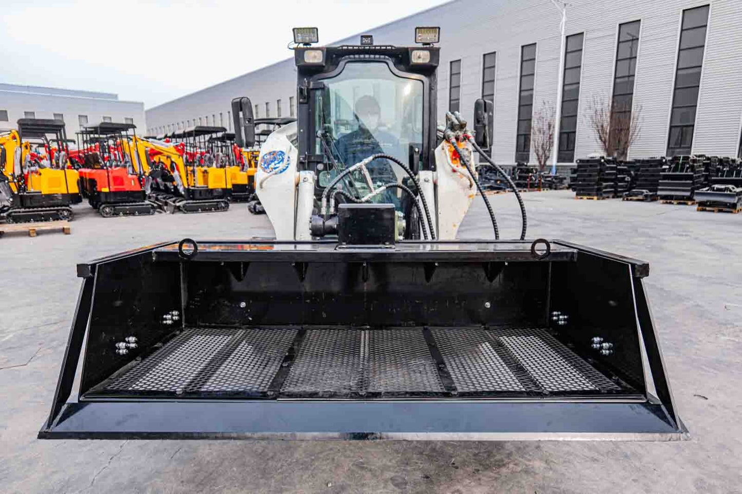 SAND Screening Bucket Vibration Funnel for Bobcat Skid Steer Loader Attachments