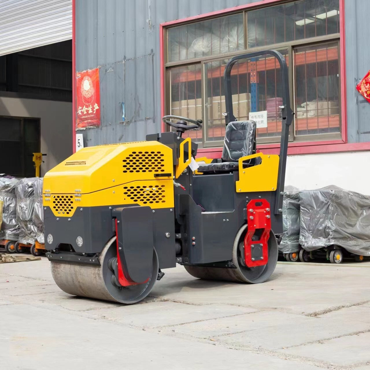 EPA Gasoline Road Roller Asphalt Vibratory Roller Ride on Compactor