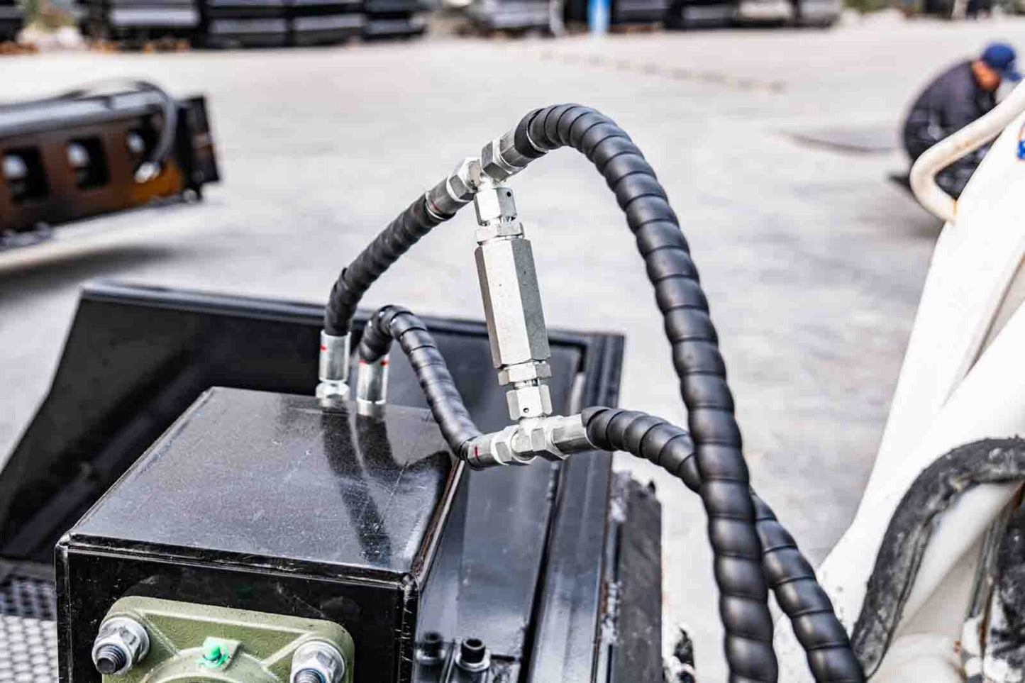 SAND Screening Bucket Vibration Funnel for Bobcat Skid Steer Loader Attachments