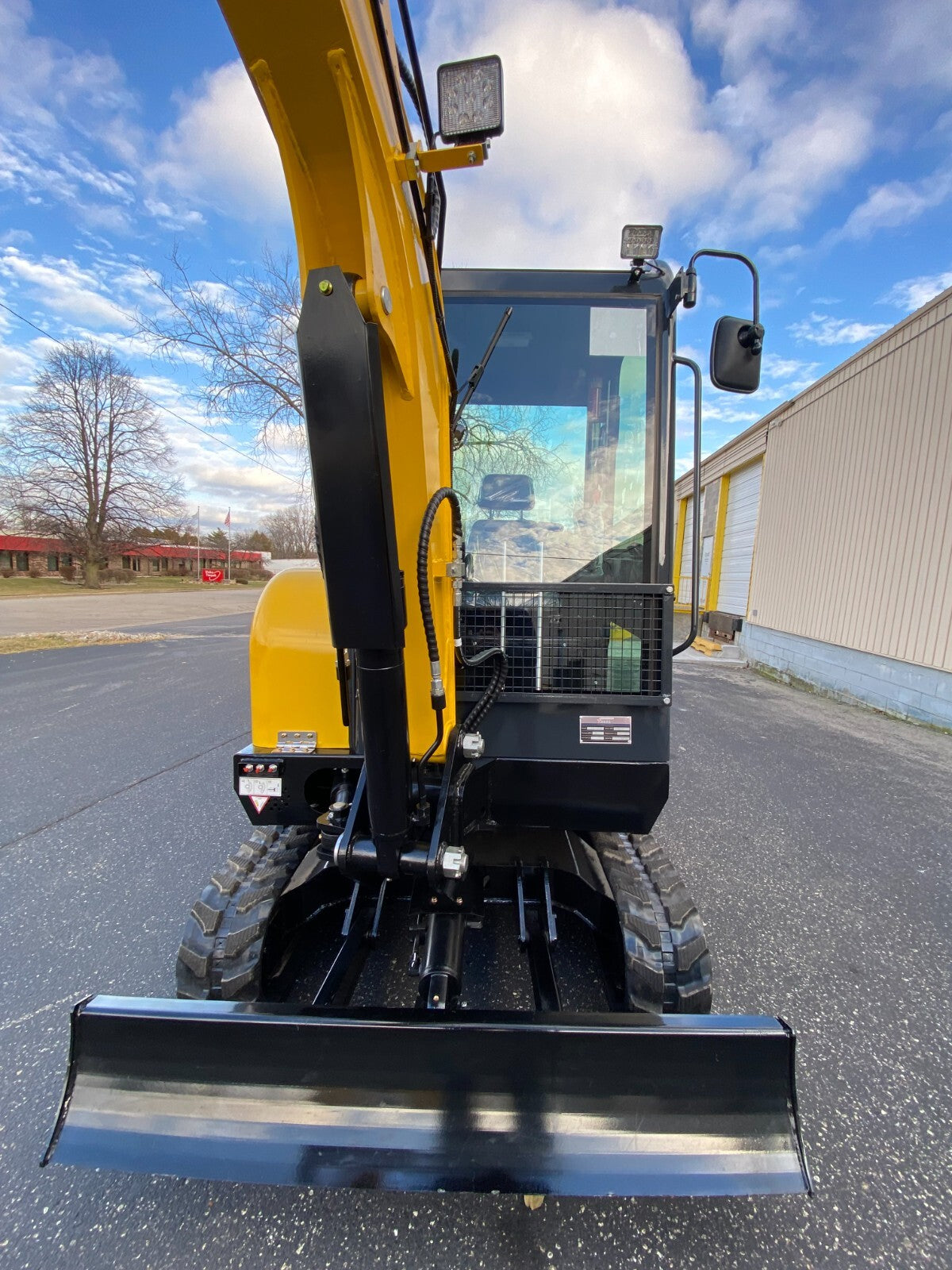 FREE SHIPPNG New Excavator, EPA CERTFD Kubota D1703B Engine 3.5 TON