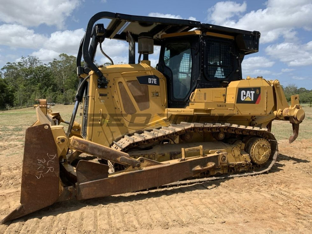 SCREENS and SWEEPS FITS CAT D7E BULLDOZER