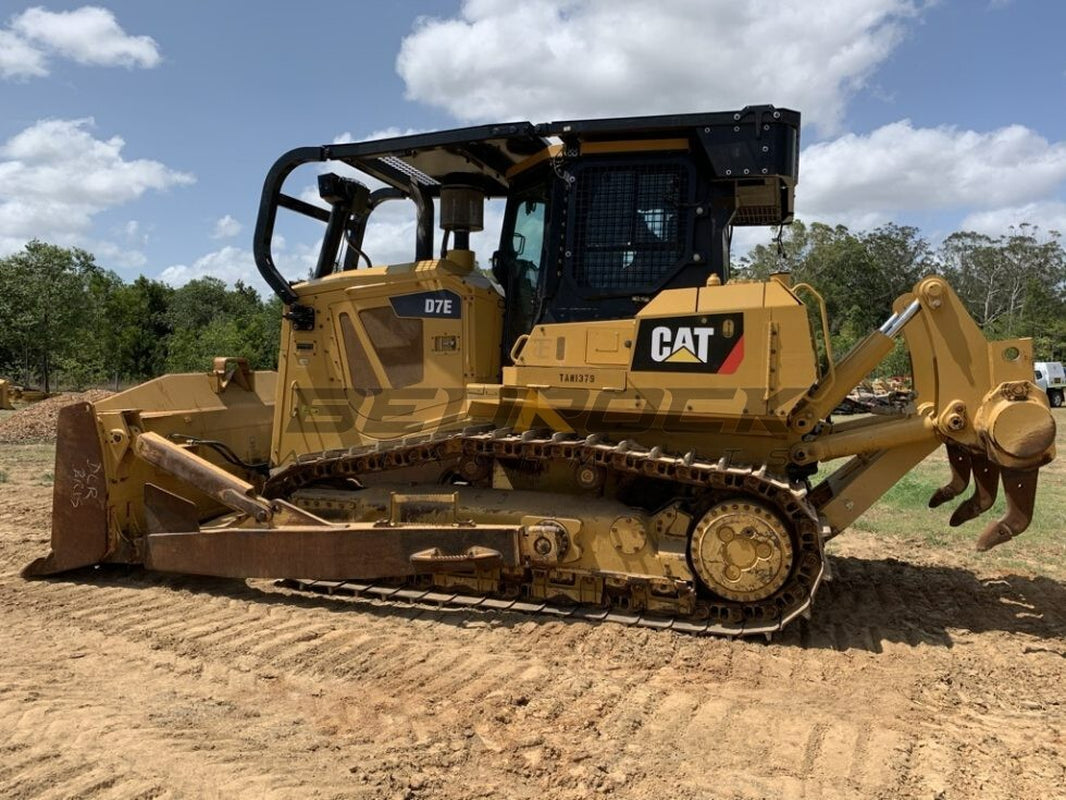 SCREENS and SWEEPS FITS CAT D7E BULLDOZER