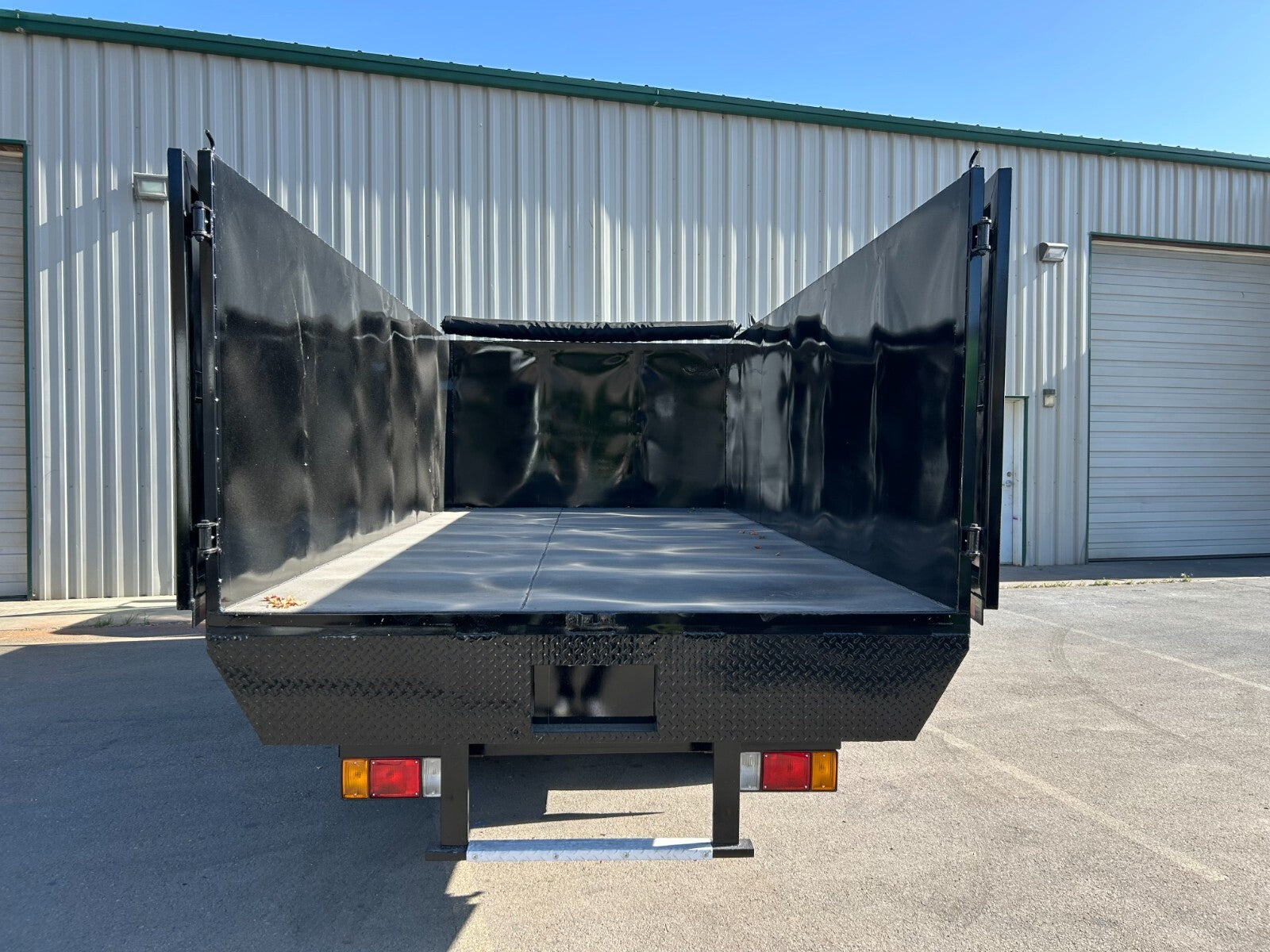 BRAND NEW Dump System for SALE Truck & 1YR Warranty Included