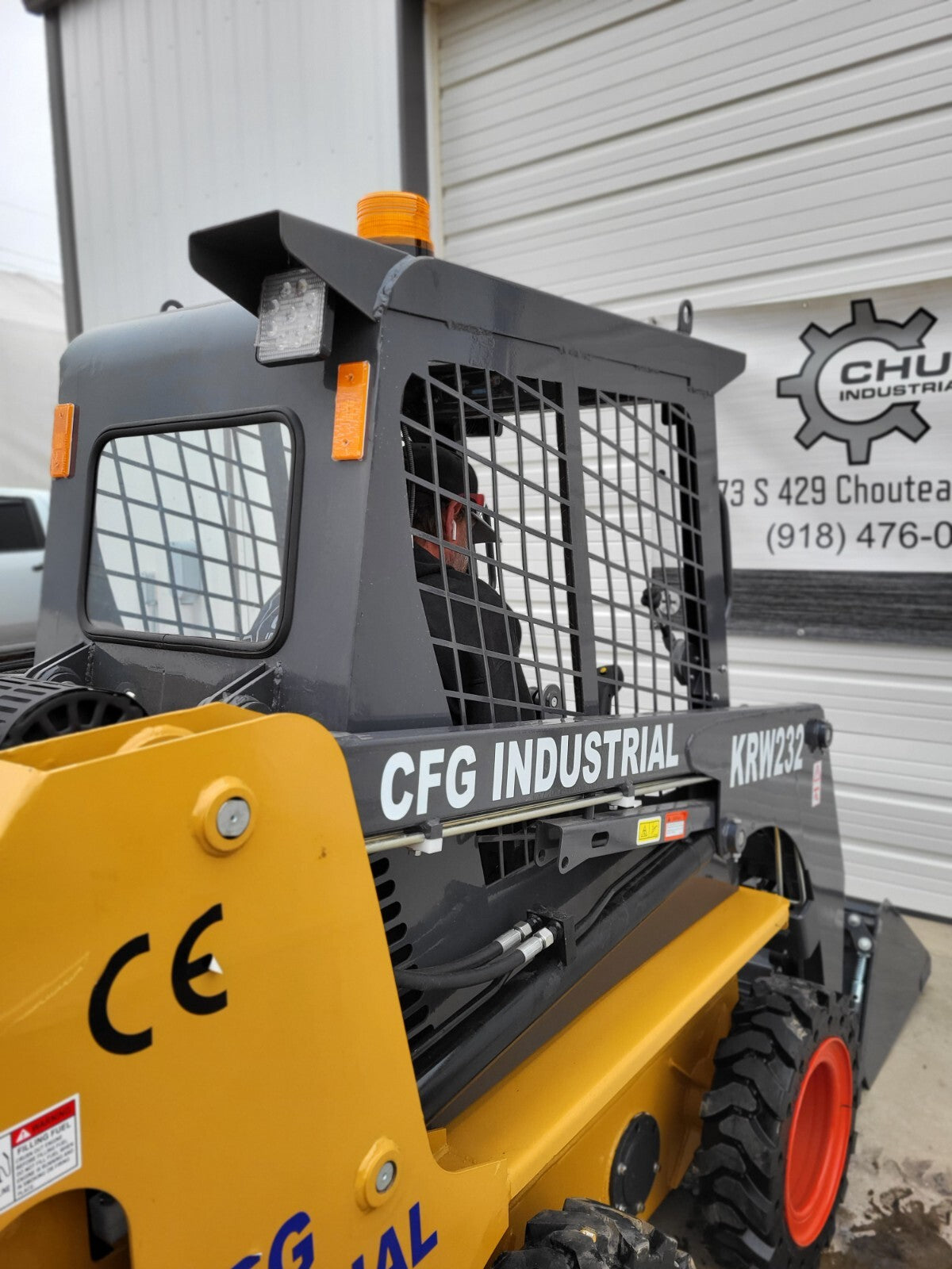 NEW!! CFG Industrial KRW232 Skid Steer 999Cc 31HP V Twin Engine
