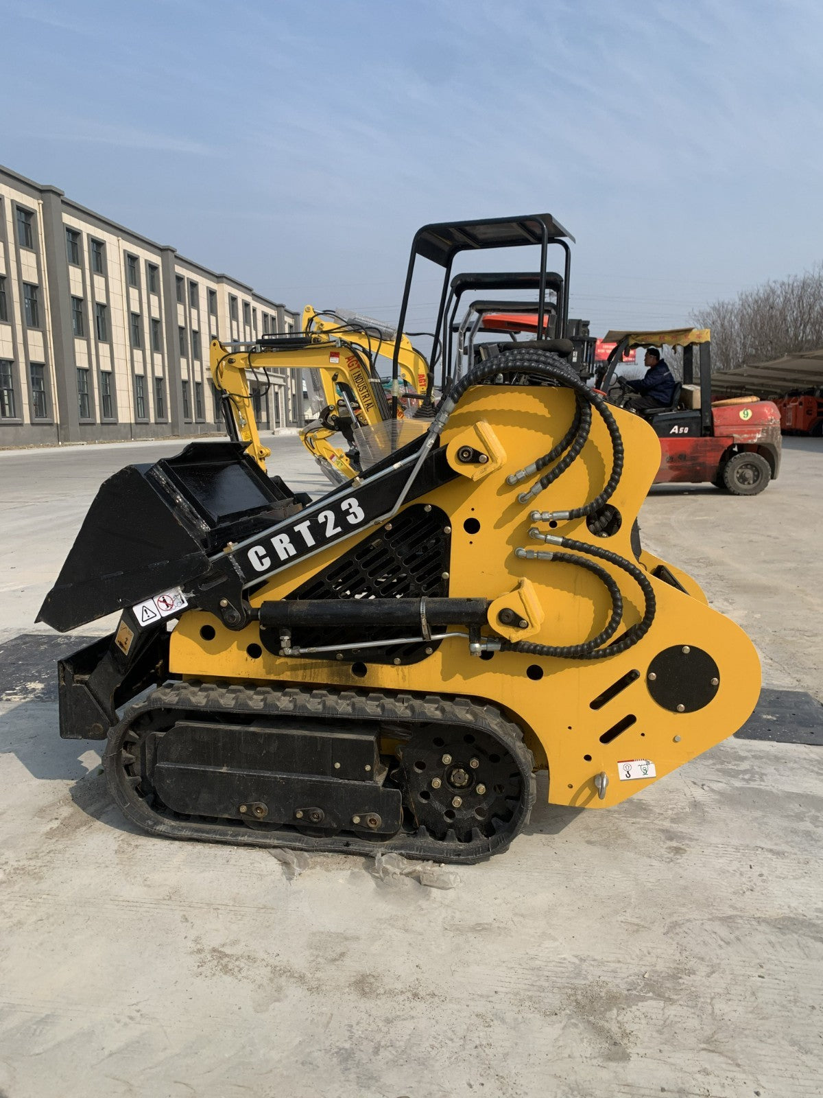AGT Mini Skid Steer Track Loader 27 HP 2 Cylinder Rato Engine Stand on Crawler