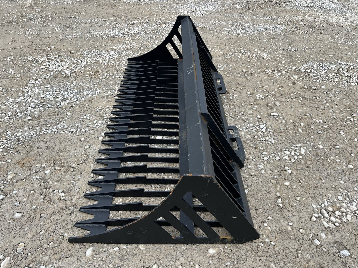 78" Rock Skeleton Bucket Attachment Fits Skid Steer Loader 3" Tine Spacing