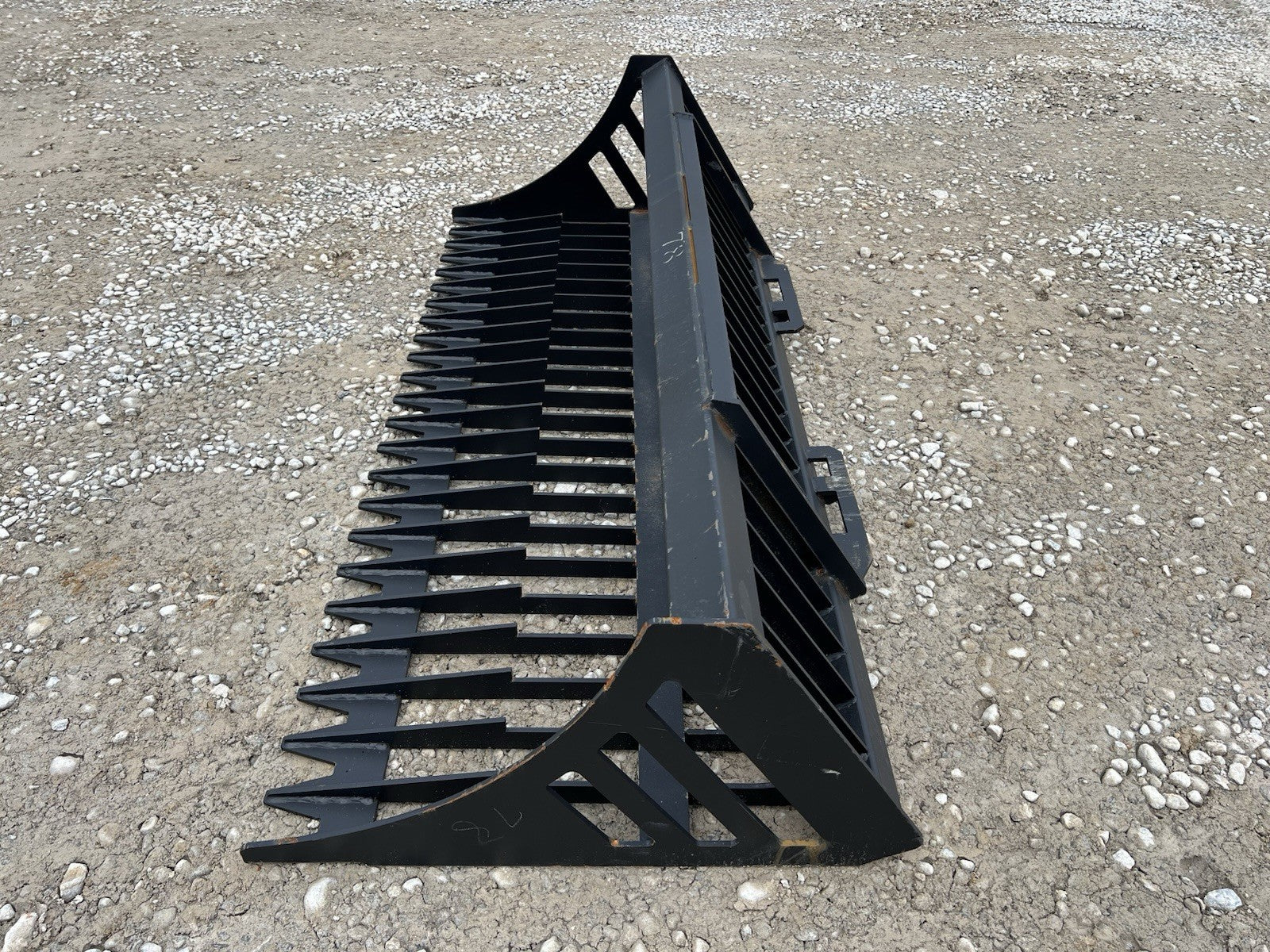 78" Rock Skeleton Bucket Attachment Fits Skid Steer Loader 3" Tine Spacing