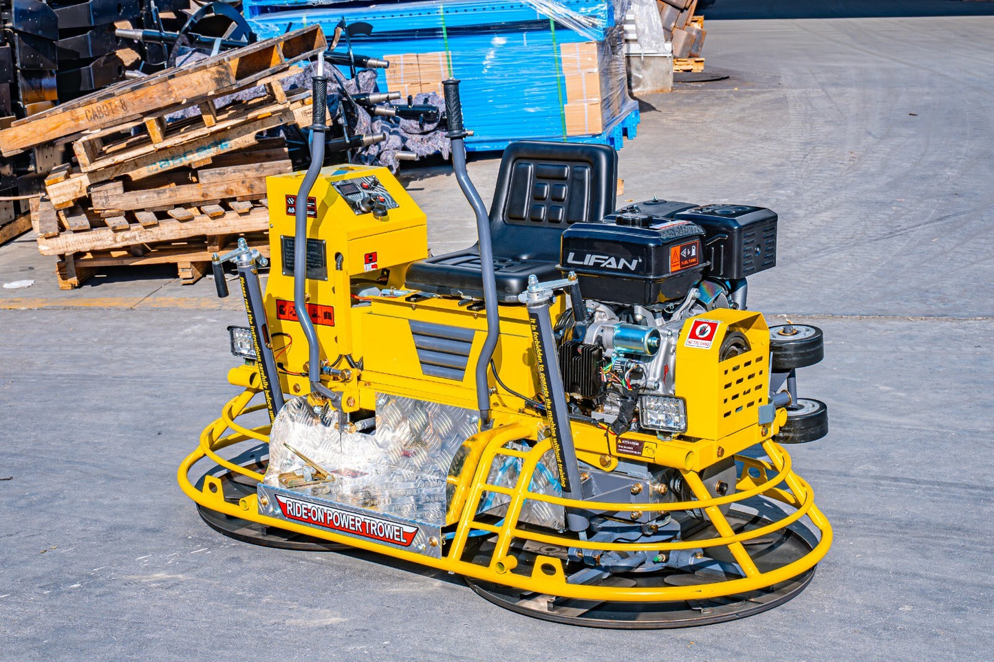 Limited Sale13Hp Gas Engine Cement Concrete Ride on Trowel Road Surface Finisher