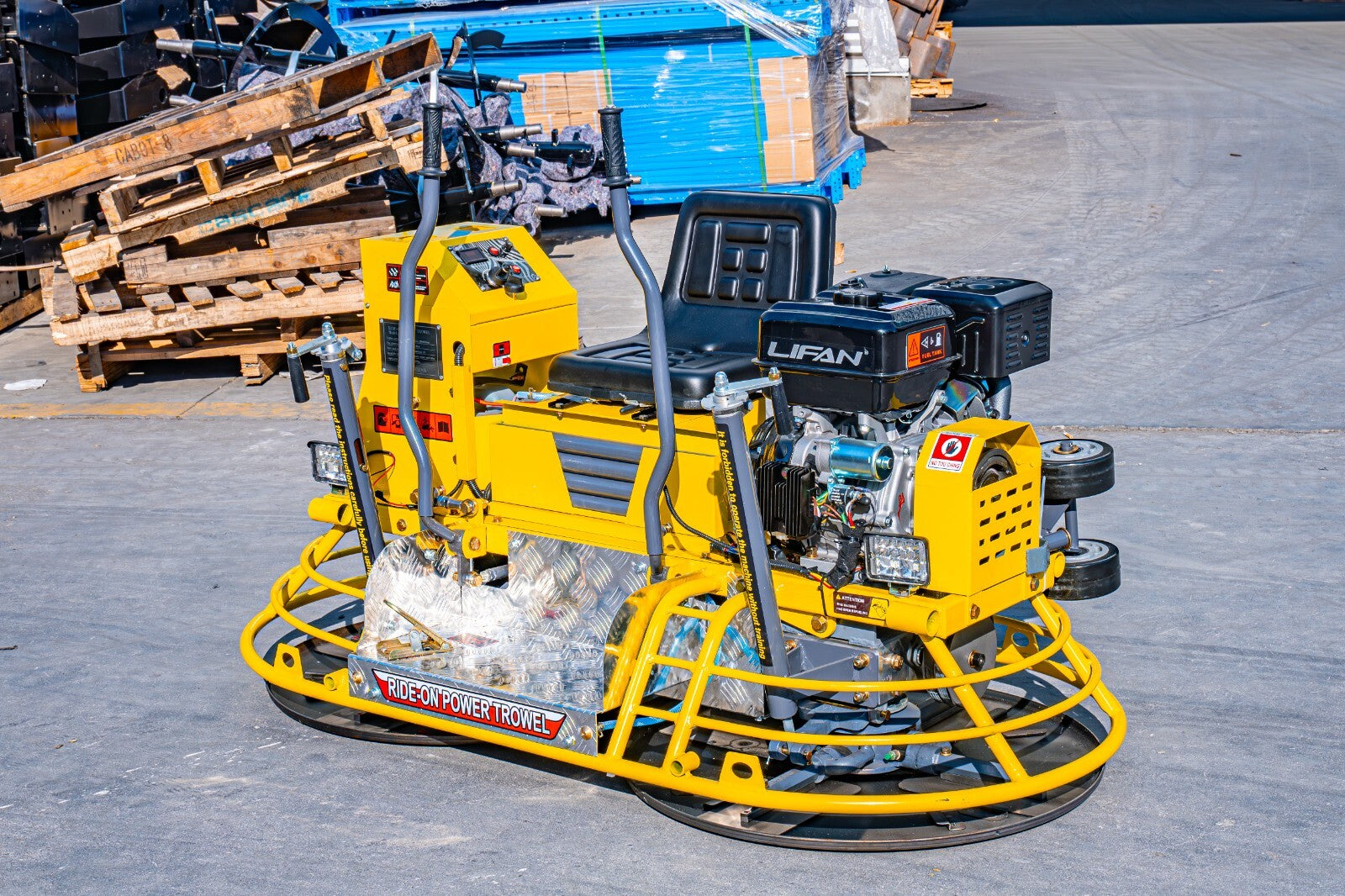 Limited Sale13Hp Gas Engine Cement Concrete Ride on Trowel Road Surface Finisher