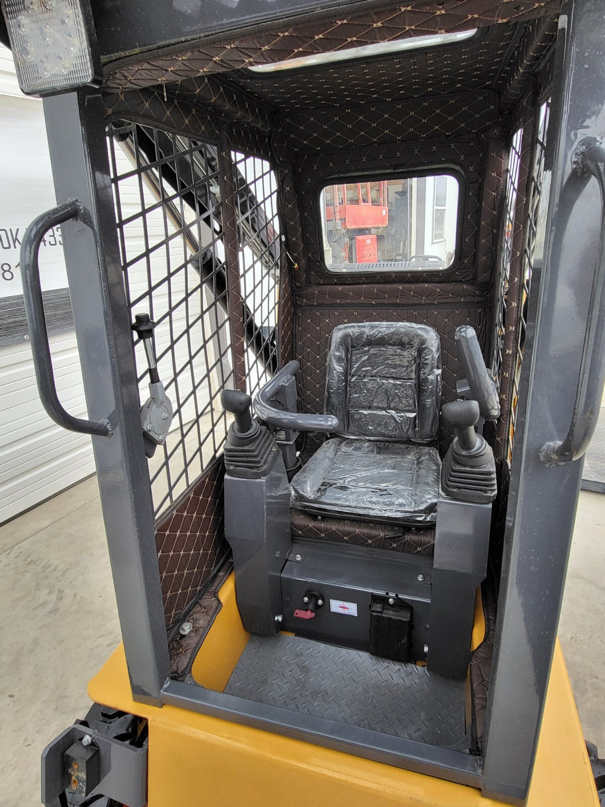 NEW!! CFG Industrial KRW232 Skid Steer 999Cc 31HP V Twin Engine