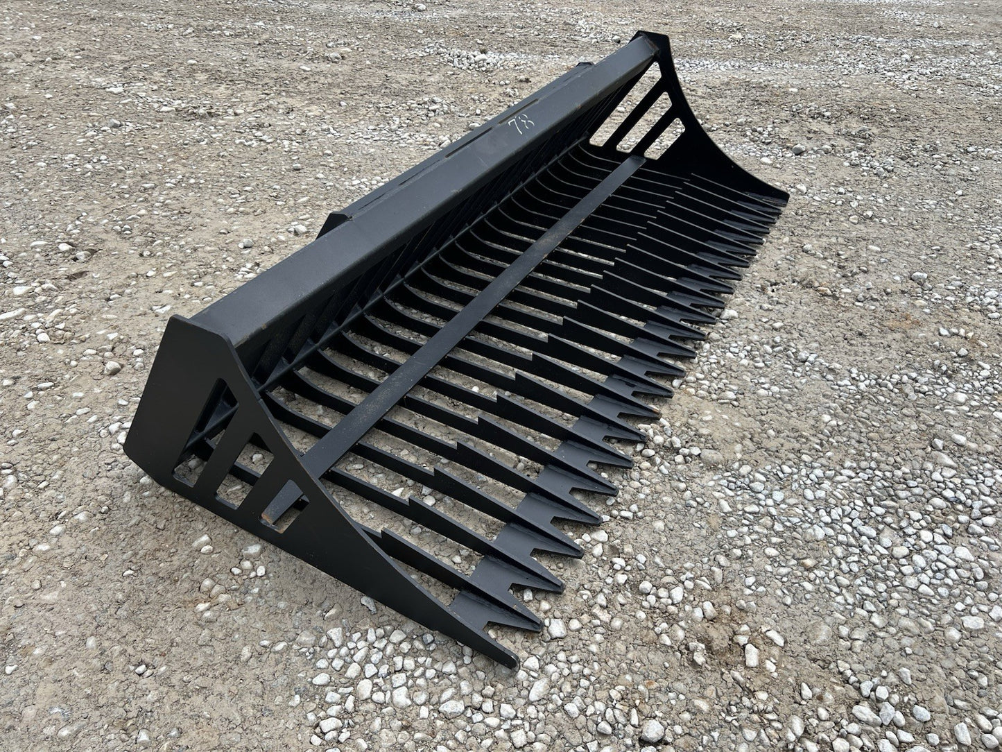 78" Rock Skeleton Bucket Attachment Fits Skid Steer Loader 3" Tine Spacing