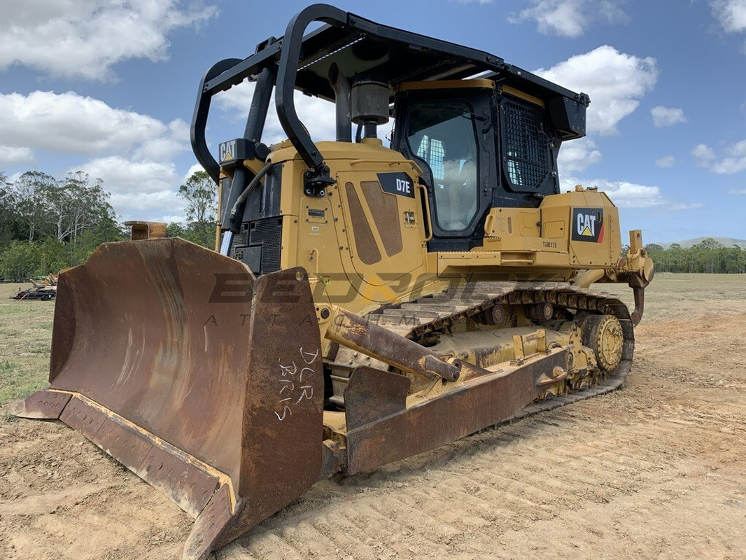 SCREENS and SWEEPS FITS CAT D7E BULLDOZER