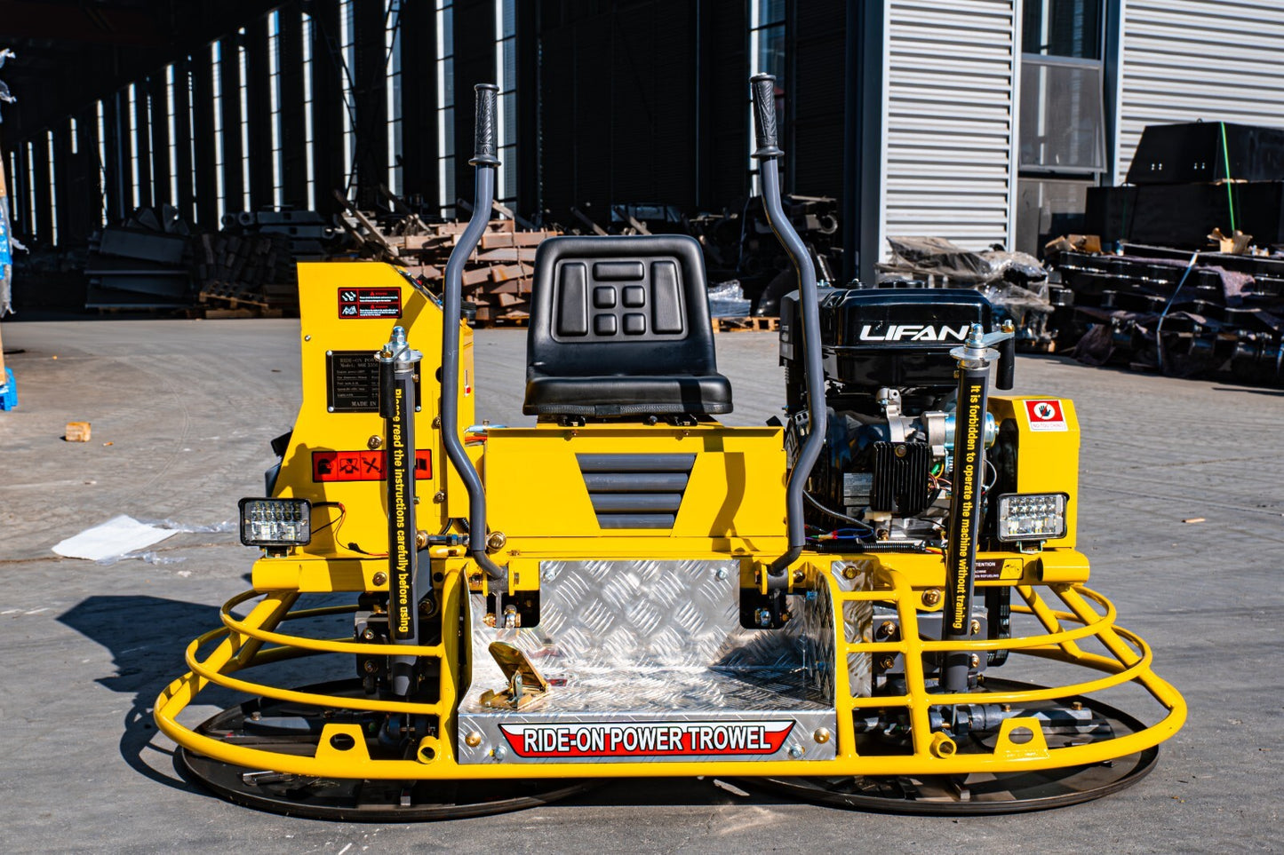 Limited Sale13Hp Gas Engine Cement Concrete Ride on Trowel Road Surface Finisher