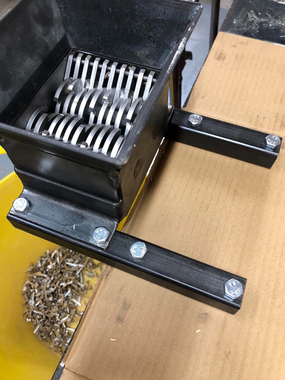 SHREDDER MINI INDUSTRIAL SHREDDER RECYCLE WASTE MANAGEMENT CRUSHER GRINDER