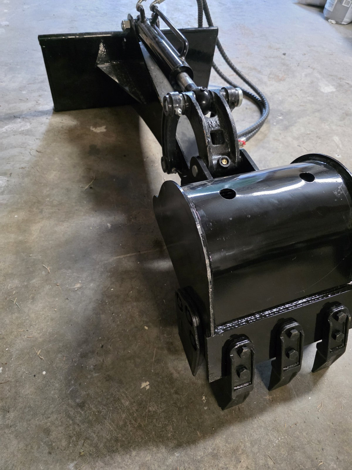 BRAND NEW Backhoe Arm Digging Hydraulic Mini Skid Steer Attachment 12" Bucket