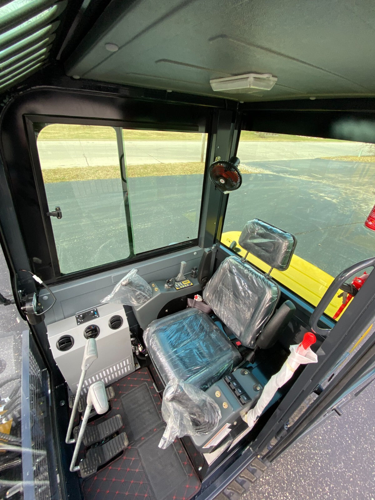 FREE SHIPPNG New Excavator, EPA CERTFD Kubota D1703B Engine 3.5 TON