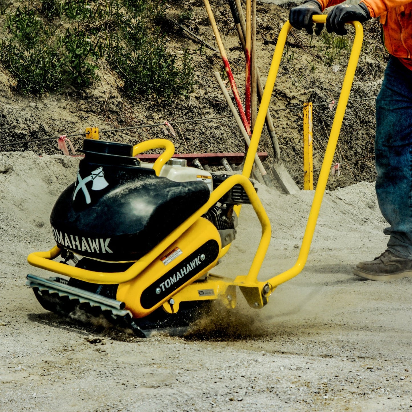 Vibratory Plate Compactor Honda 5.5 HP Water Tank Asphalt Aggregate Soil Tamper
