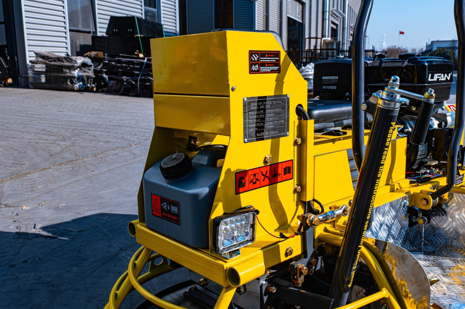 Limited Sale13Hp Gas Engine Cement Concrete Ride on Trowel Road Surface Finisher