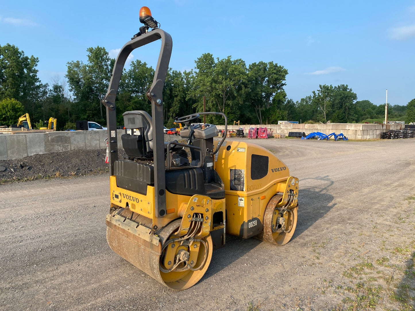 2017 Volvo DD25B Double Drum Roller, Diesel Engine