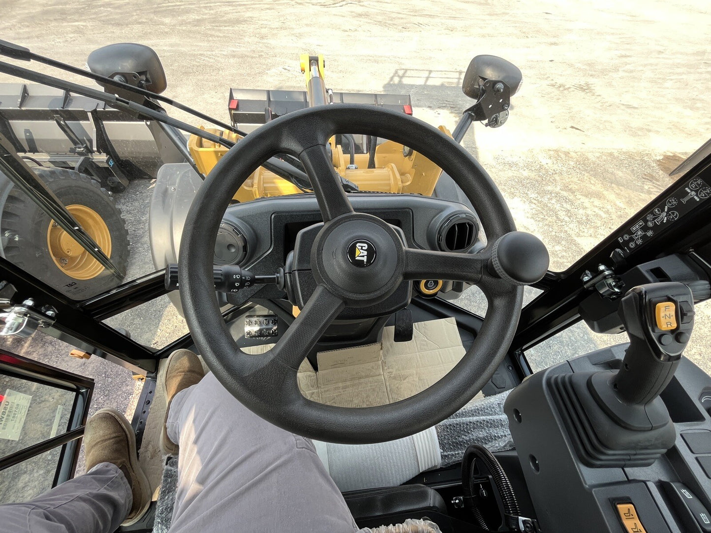 2024 Caterpillar CAT 908 Wheel Loader Tractor Hyd. Coupler High Speed - Ac/Heat