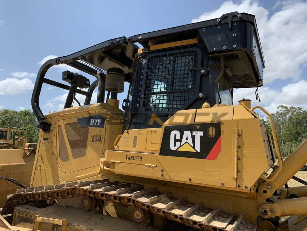 SCREENS and SWEEPS FITS CAT D7E BULLDOZER