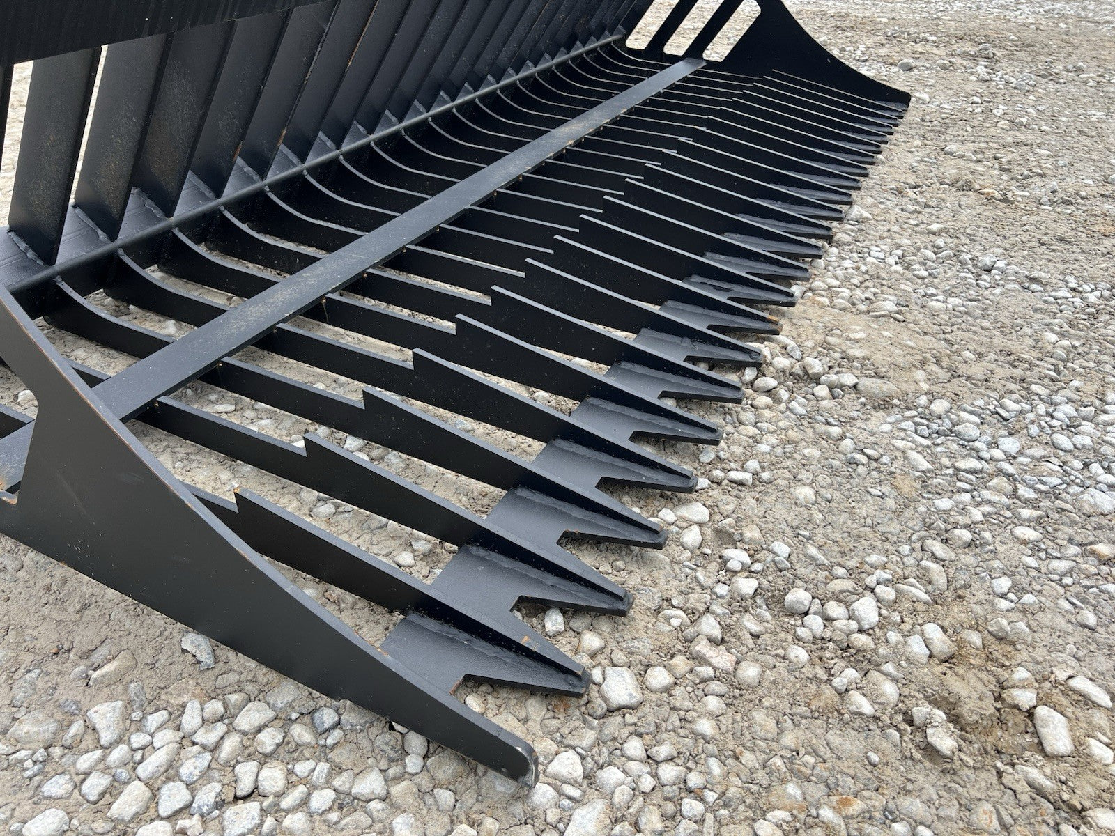 78" Rock Skeleton Bucket Attachment Fits Skid Steer Loader 3" Tine Spacing