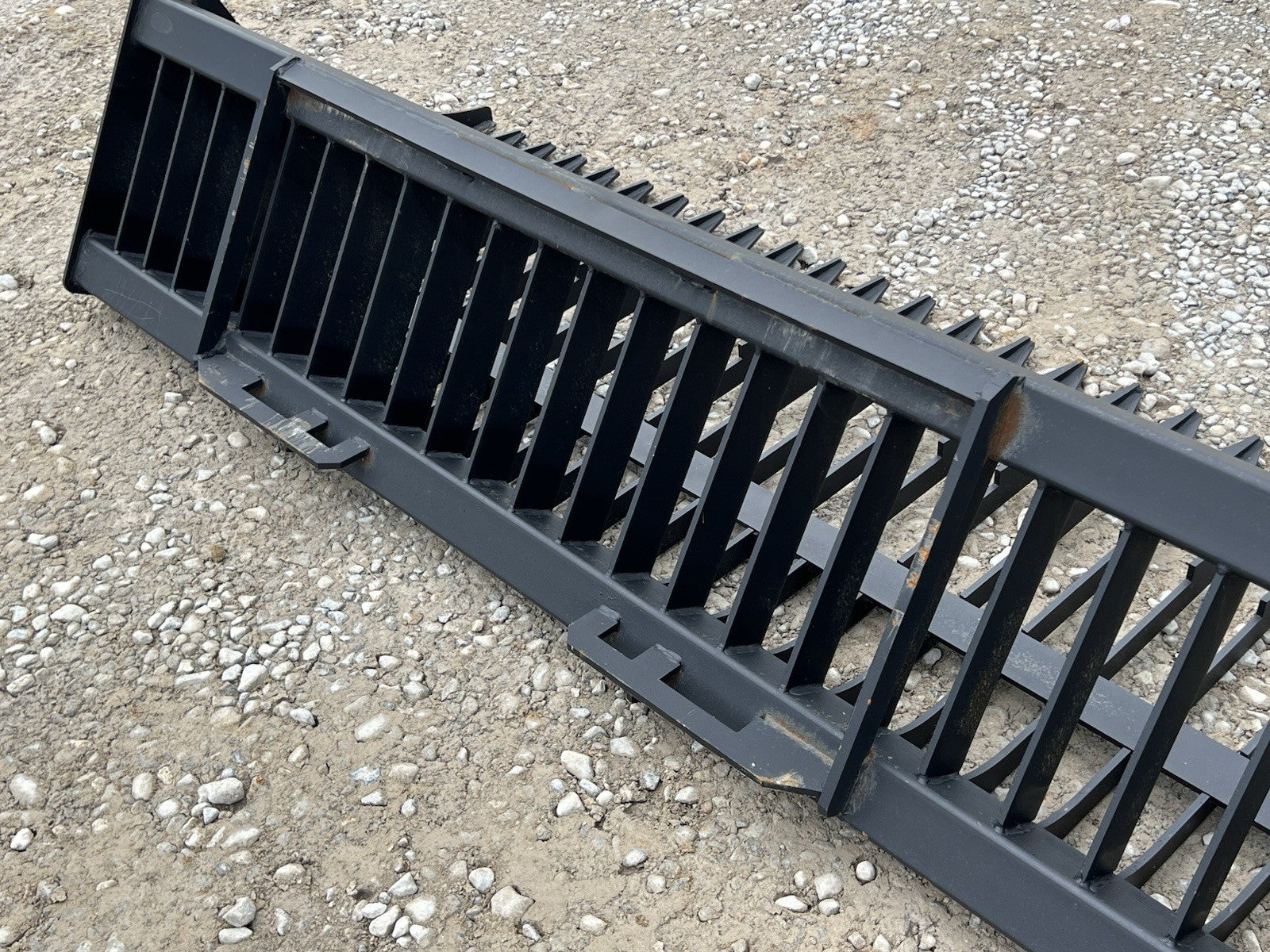 78" Rock Skeleton Bucket Attachment Fits Skid Steer Loader 3" Tine Spacing