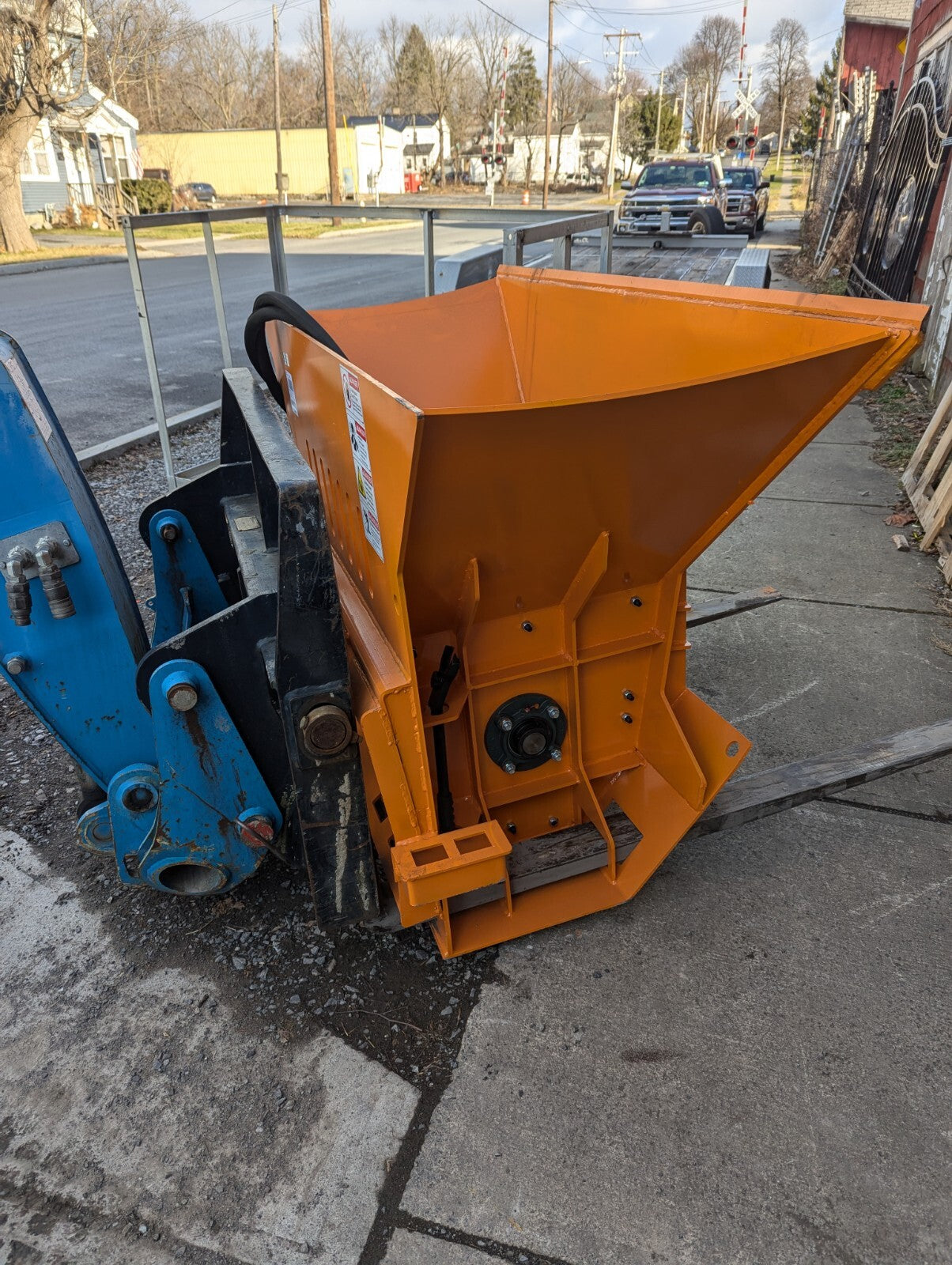 Landhonor Concrete Block Stone Asphalt Brick Crusher Bucket Skidsteer Breaker