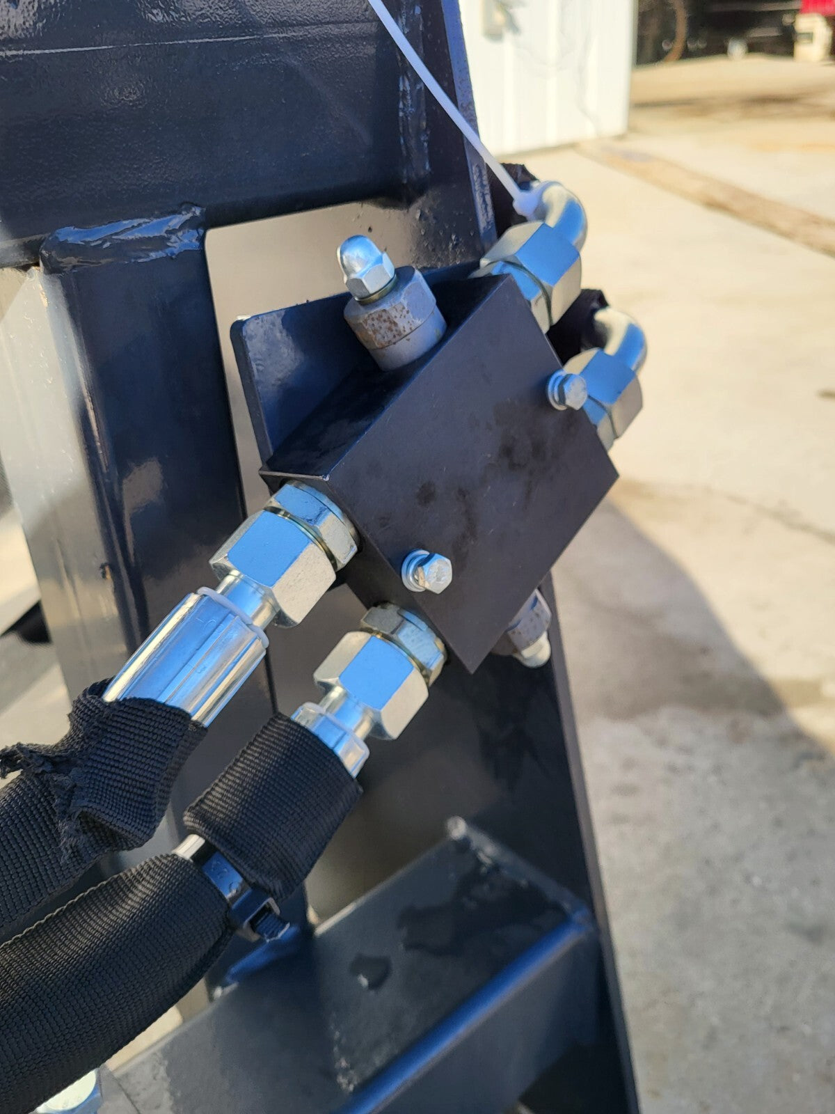 New Landhonor 3PT Hitch Adapter Hydraulic Skid Steer Attachment