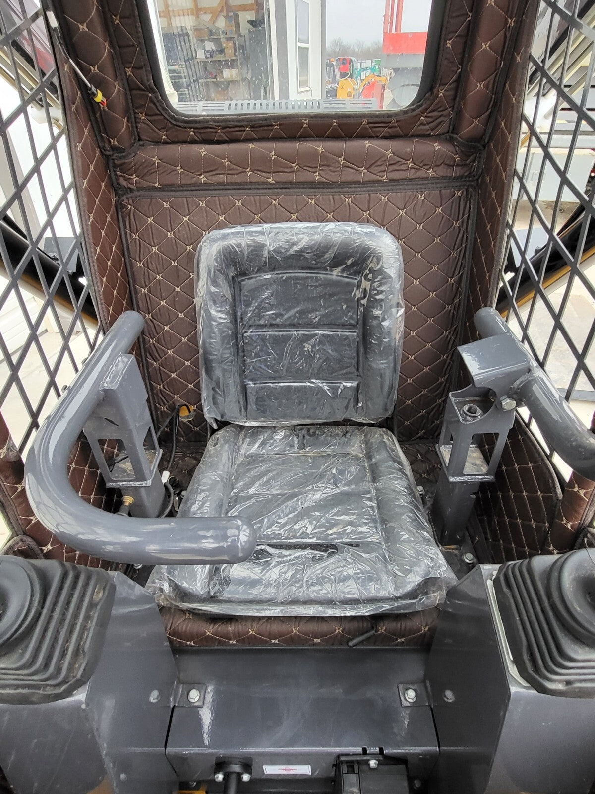 NEW!! CFG Industrial KRW232 Skid Steer 999Cc 31HP V Twin Engine