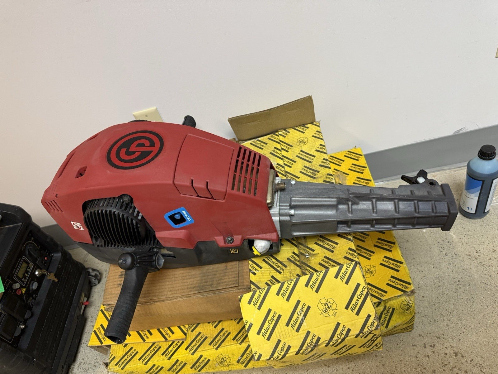 Gas Powered CP Jack Hammer Redhawk Concrete Asphalt Breaker Jackhammer Free S&H