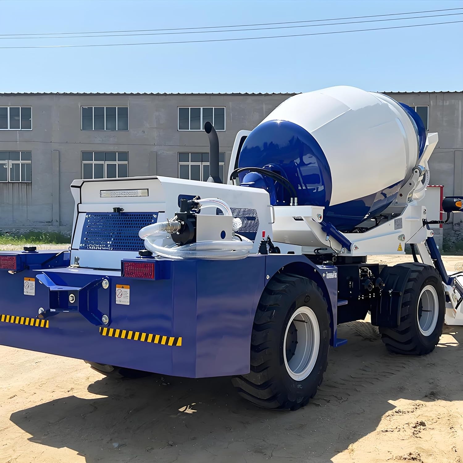 Self Loading Concrete Mixer Truck – 4X4 Mobile Cement Mixer with Automatic Loading & Water Dosing, Compact High-Performance Concrete Mixing Truck for On-Site Construction & Civil Engineering