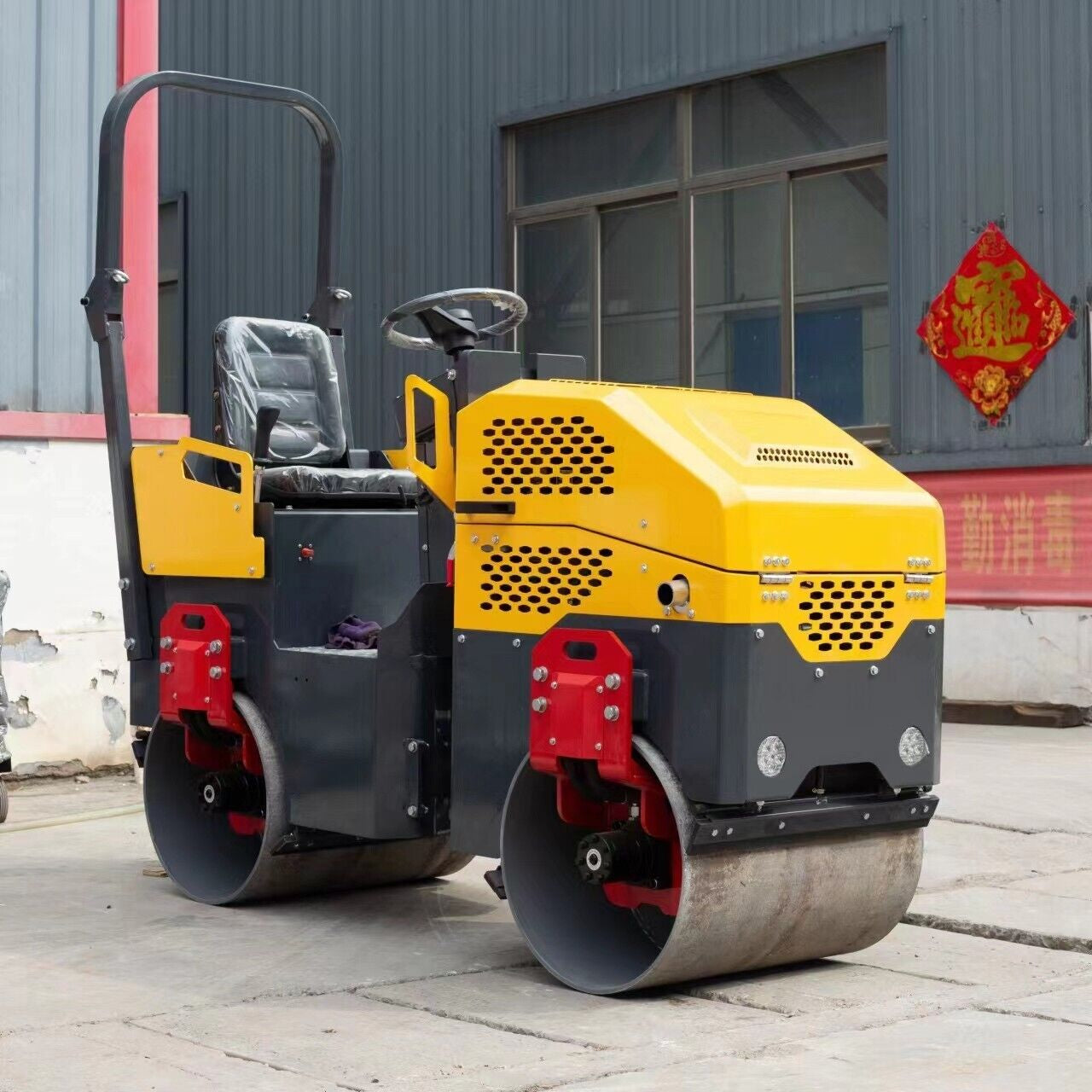 EPA Gasoline Road Roller Asphalt Vibratory Roller Ride on Compactor