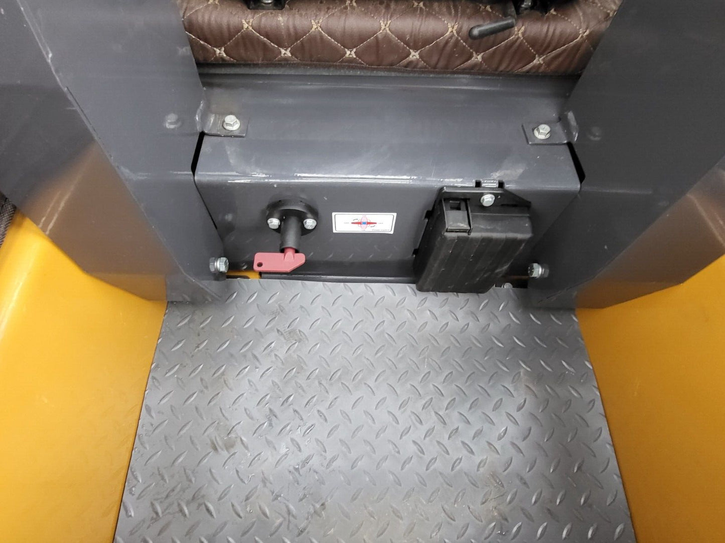 NEW!! CFG Industrial KRW232 Skid Steer 999Cc 31HP V Twin Engine