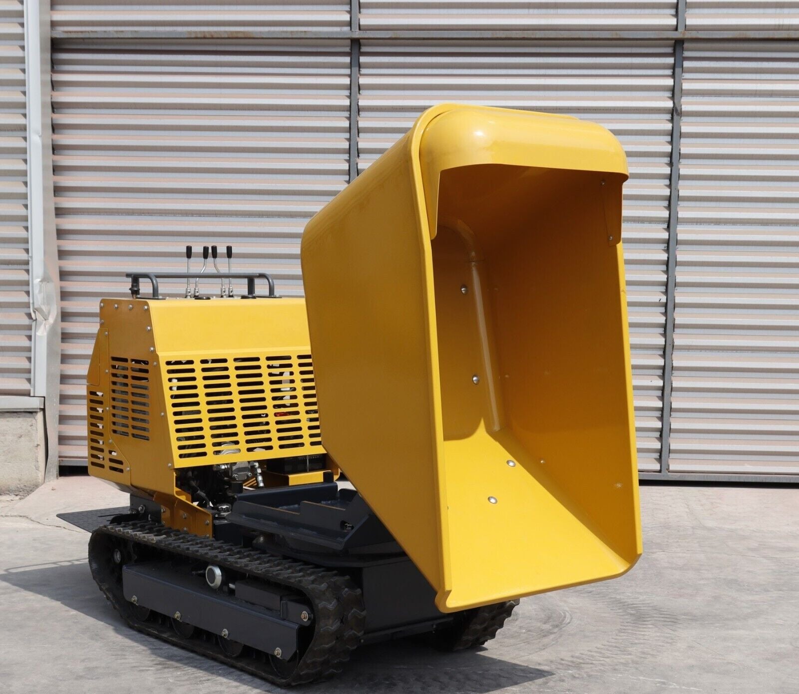 BID for Tracked Hydraulic Mini Dumper 13.5HP Gas EPA Truck for Construction