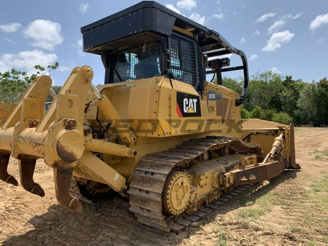 SCREENS and SWEEPS FITS CAT D7E BULLDOZER