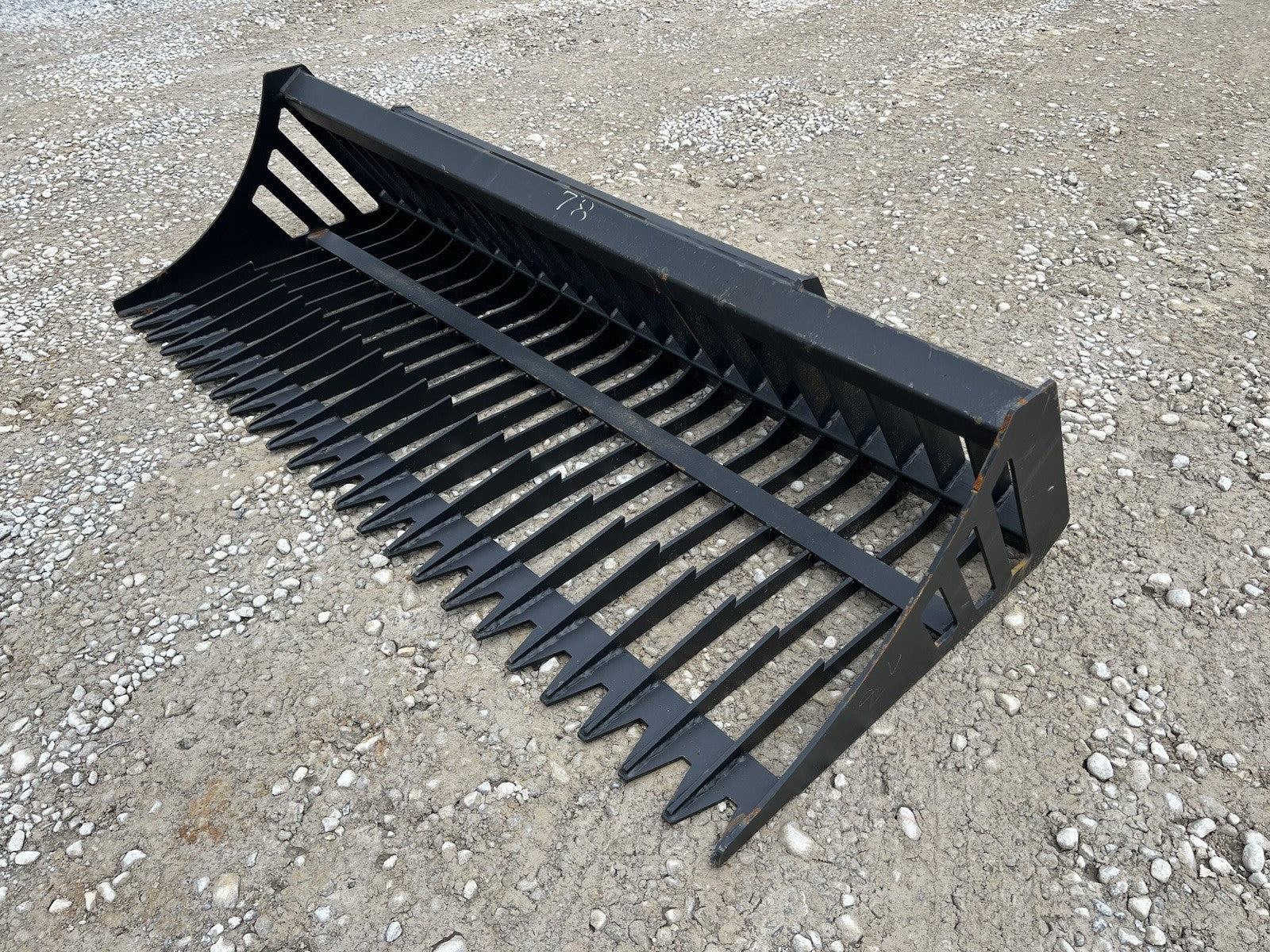 78" Rock Skeleton Bucket Attachment Fits Skid Steer Loader 3" Tine Spacing