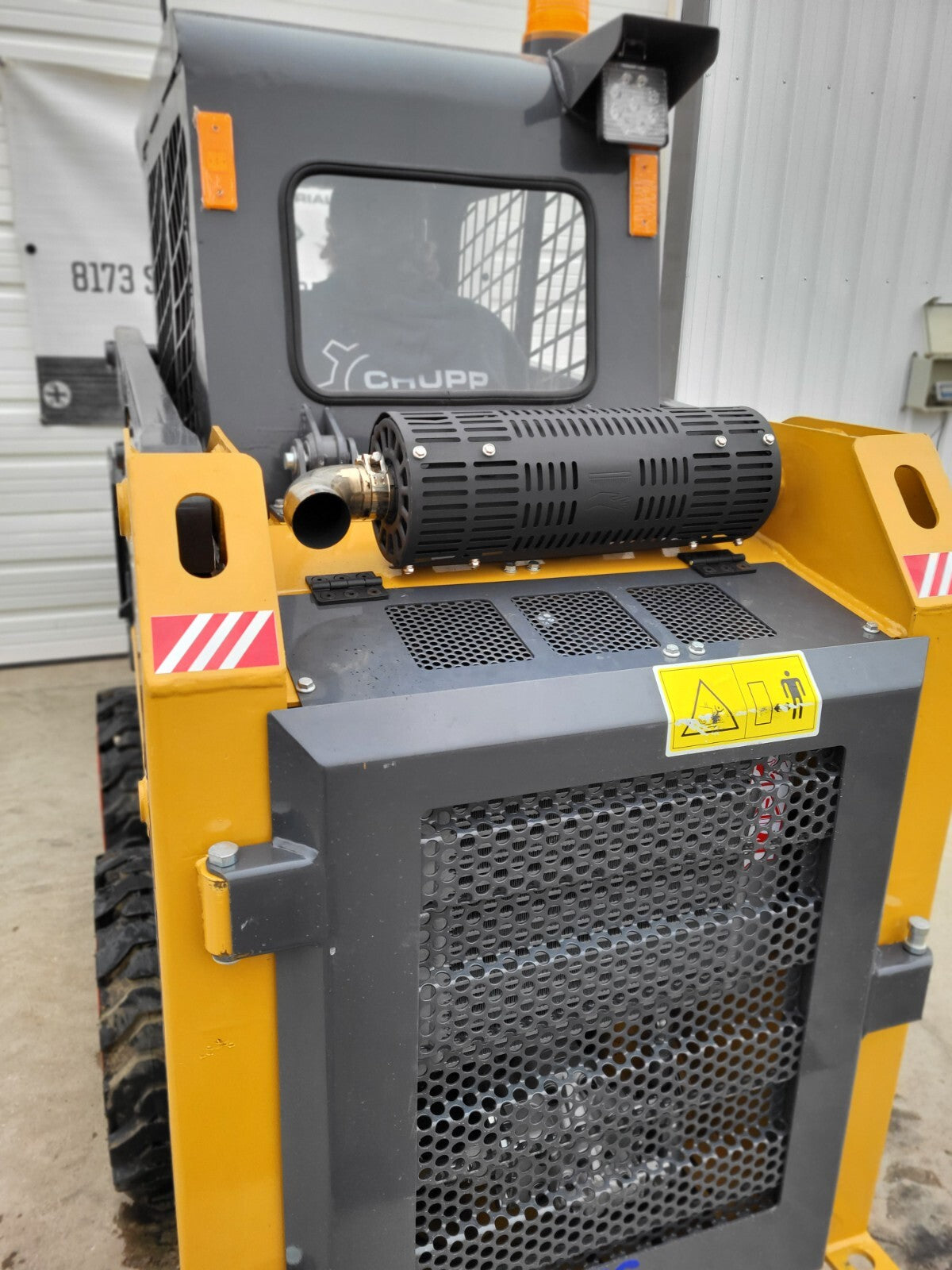 NEW!! CFG Industrial KRW232 Skid Steer 999Cc 31HP V Twin Engine