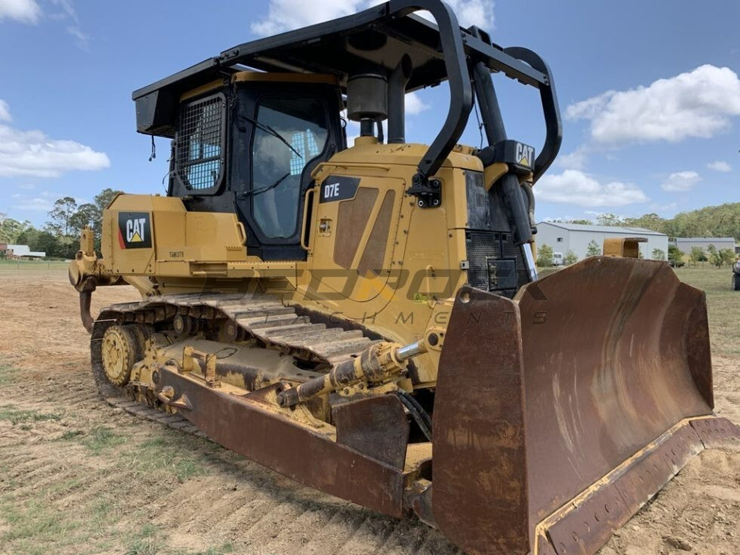 SCREENS and SWEEPS FITS CAT D7E BULLDOZER