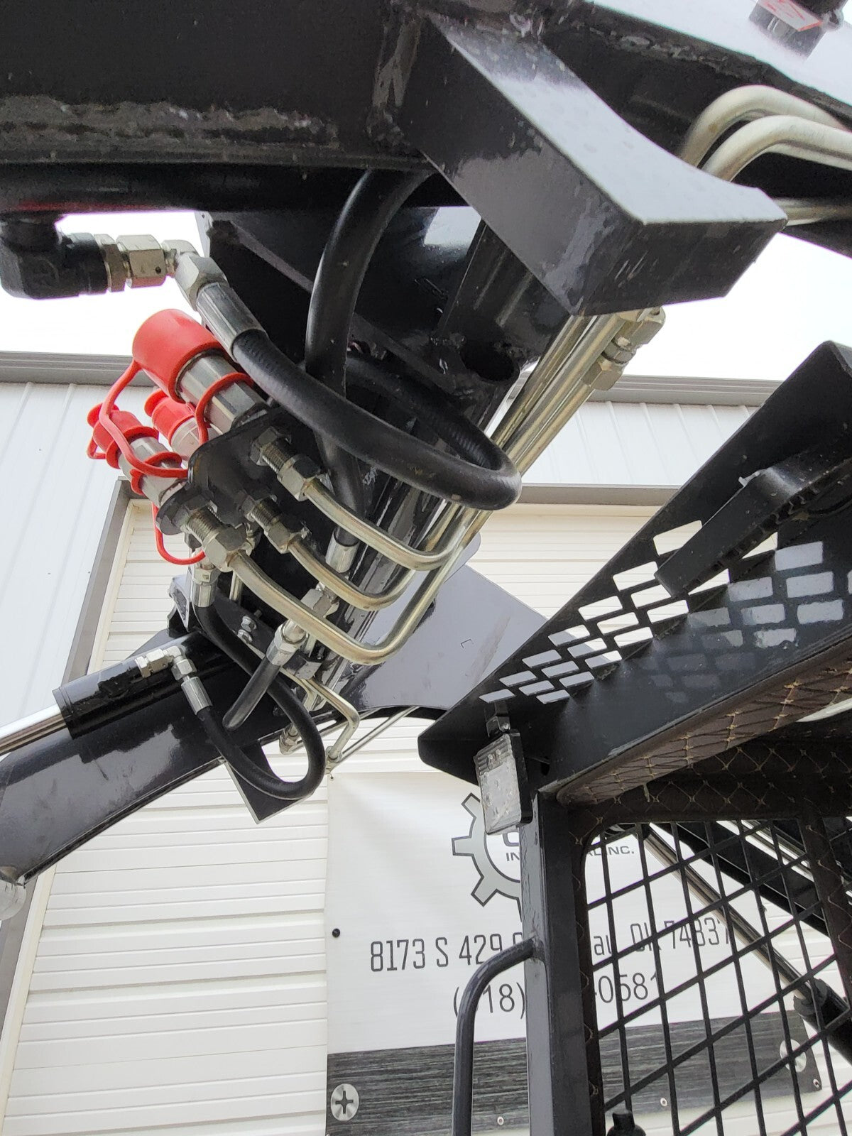 NEW!! CFG Industrial KRW232 Skid Steer 999Cc 31HP V Twin Engine