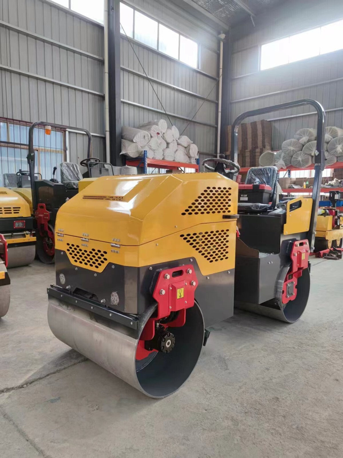 Industrial 2Ton Driving Double Drums Asphalt Vibratory Road Roller