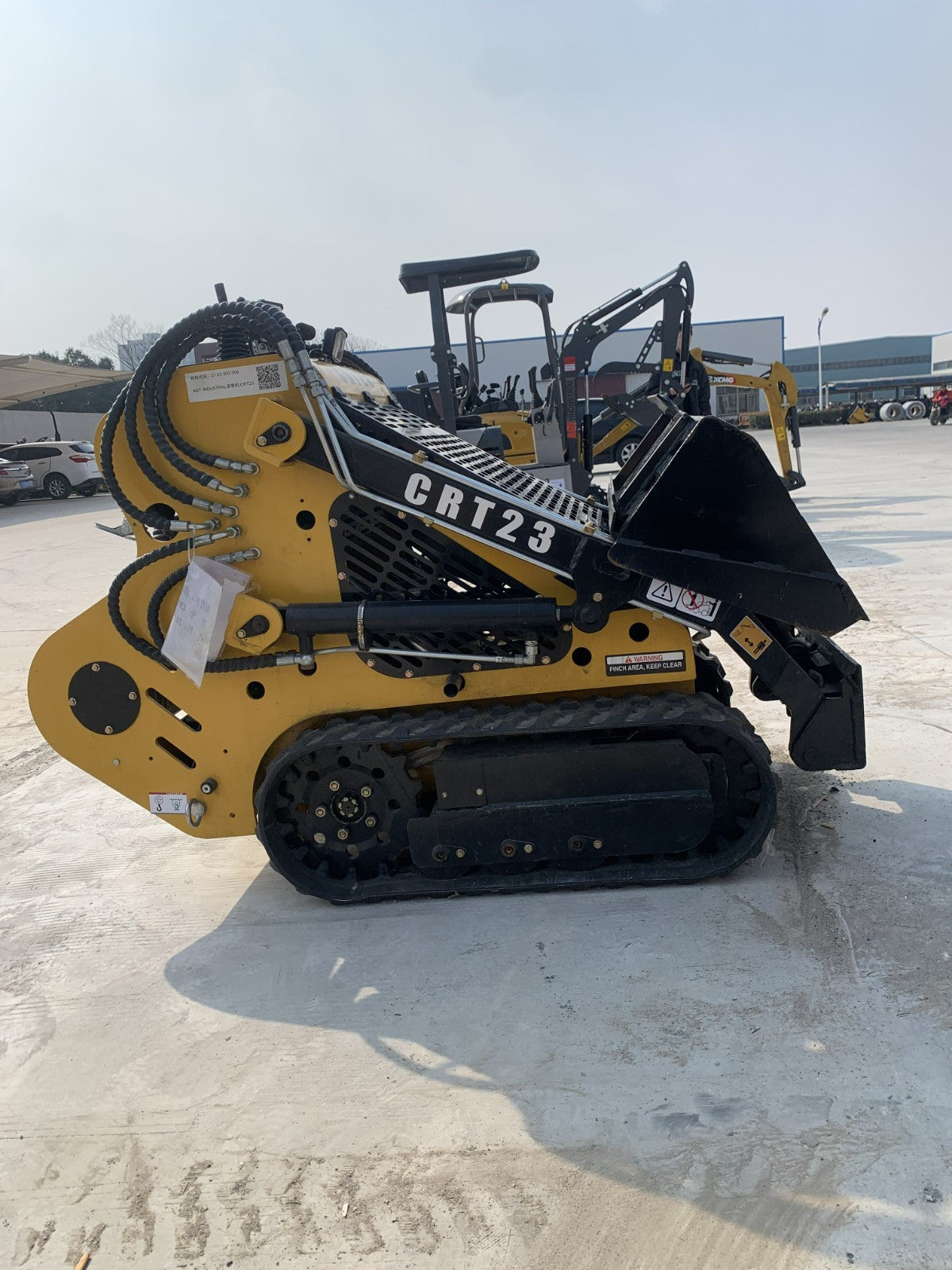 AGT Mini Skid Steer Track Loader 27 HP 2 Cylinder Rato Engine Stand on Crawler