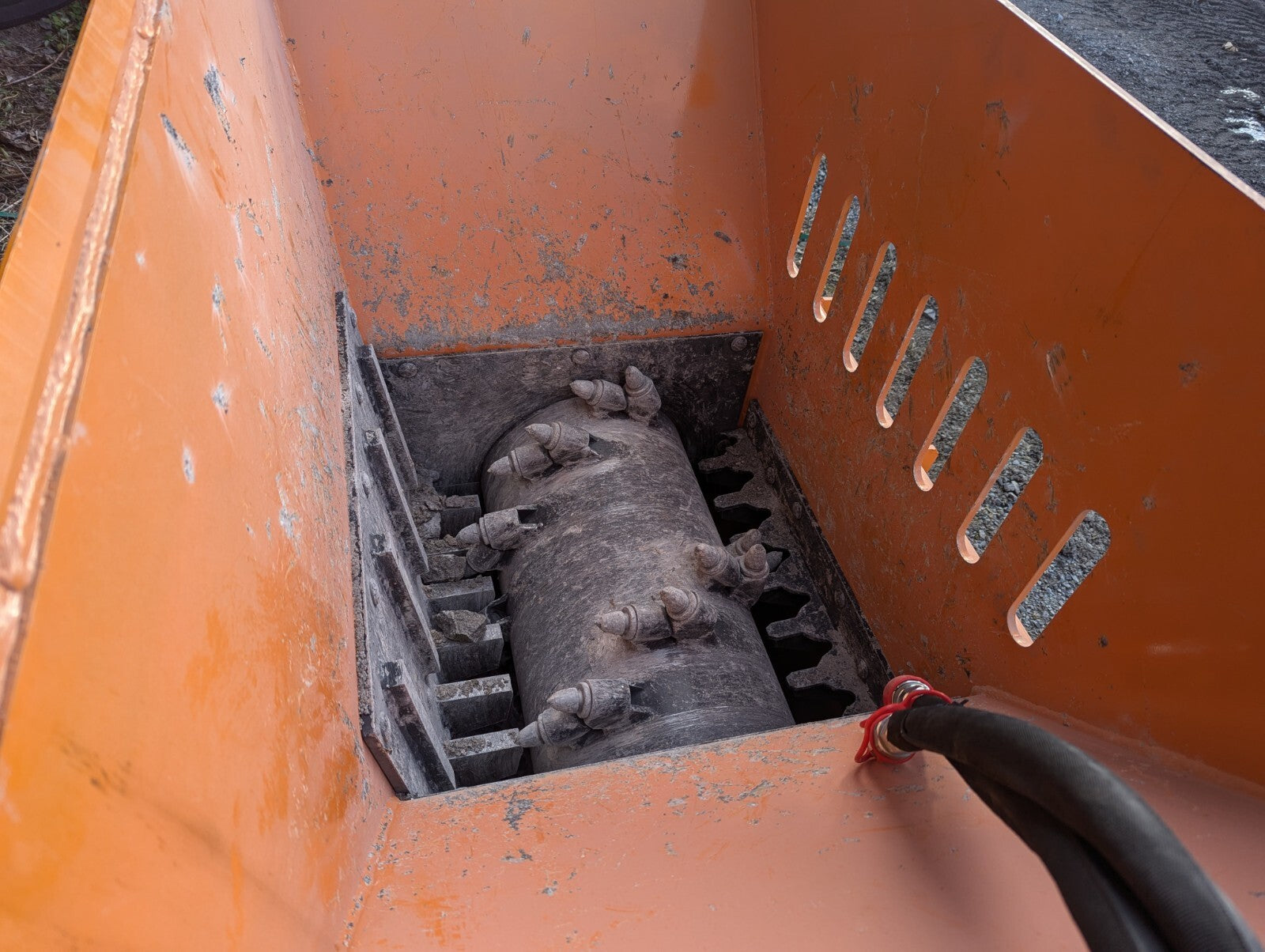 Landhonor Concrete Block Stone Asphalt Brick Crusher Bucket Skidsteer Breaker
