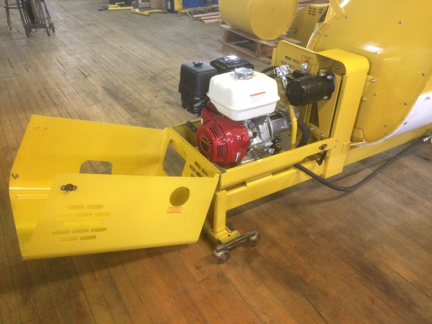 NEW 12 Cubic Foot Mortar/Cement Mixer from Curb King, 13 Hp Honda, Hydraulic